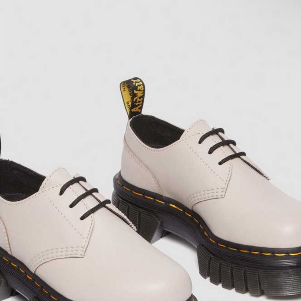 Dr. Martens Audrick Nappa Leather platforms size 5